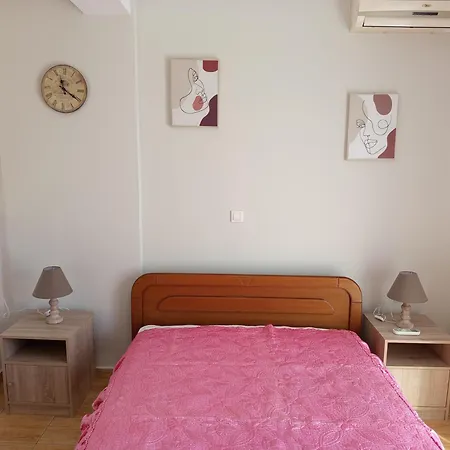 Dora And Sandy 2 Apartment *